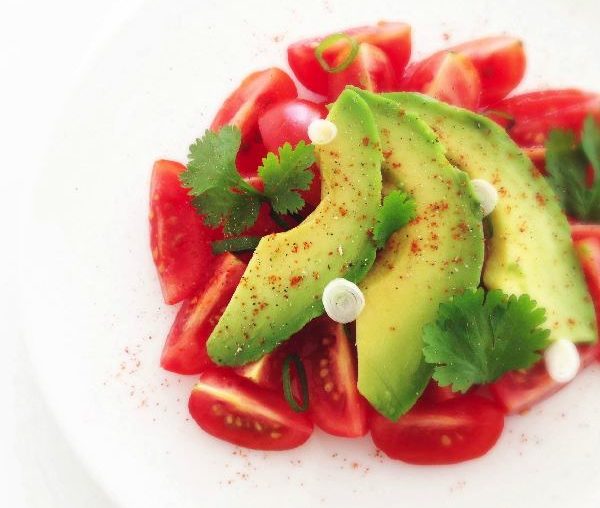 Detox recept: tomaat avocado sla