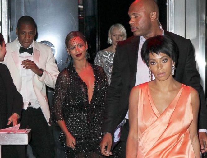 Video: Solange Knowles valt JayZ aan