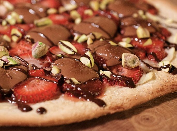 FOOD. Chocolade aardbeienpizza