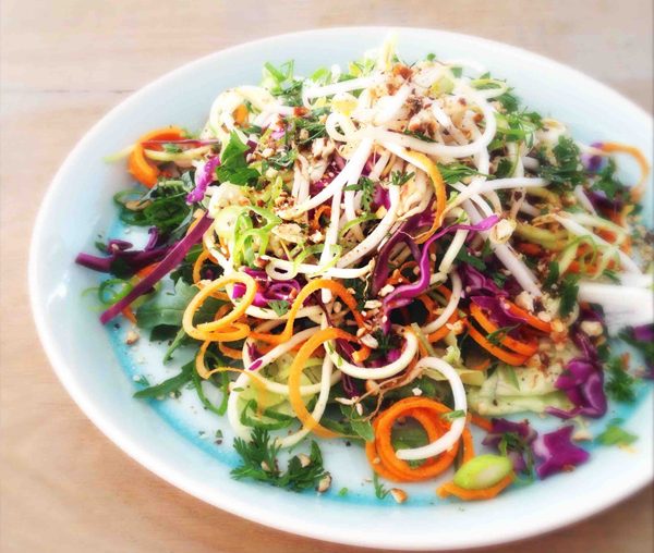 Raw Food Recept: Pad Thai Noedelsalade