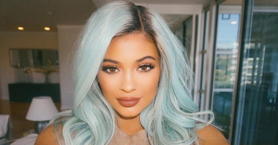 Kylie Jenner haalt nillies trend van onder het stof