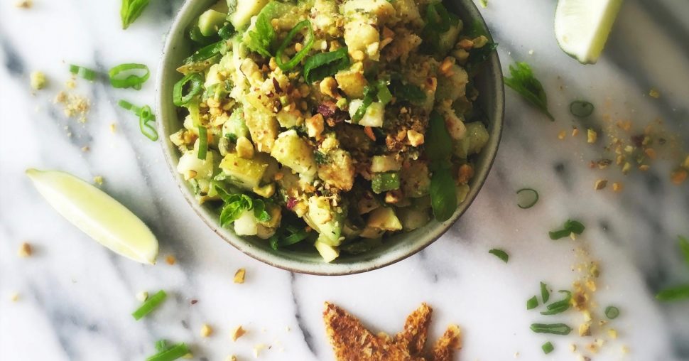 Late-Night Snack: Avocadosalsa met Pistache