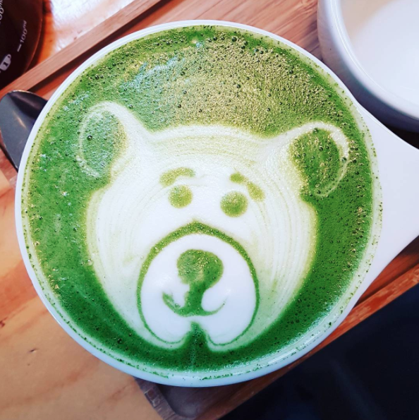 matcha-latte-matchalatte-coffeebar-koffiebar-viggos-antwerp-antwerpen-thee