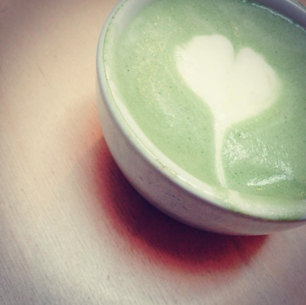 matcha-latte-matchalatte-coffeebar-koffiebar-peaberrycoffebar-gent-pea-berry