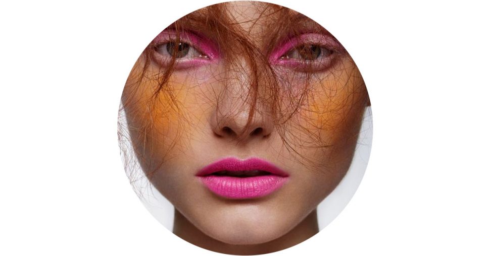 Beauty trend: draag jij deze zomer gele blush?