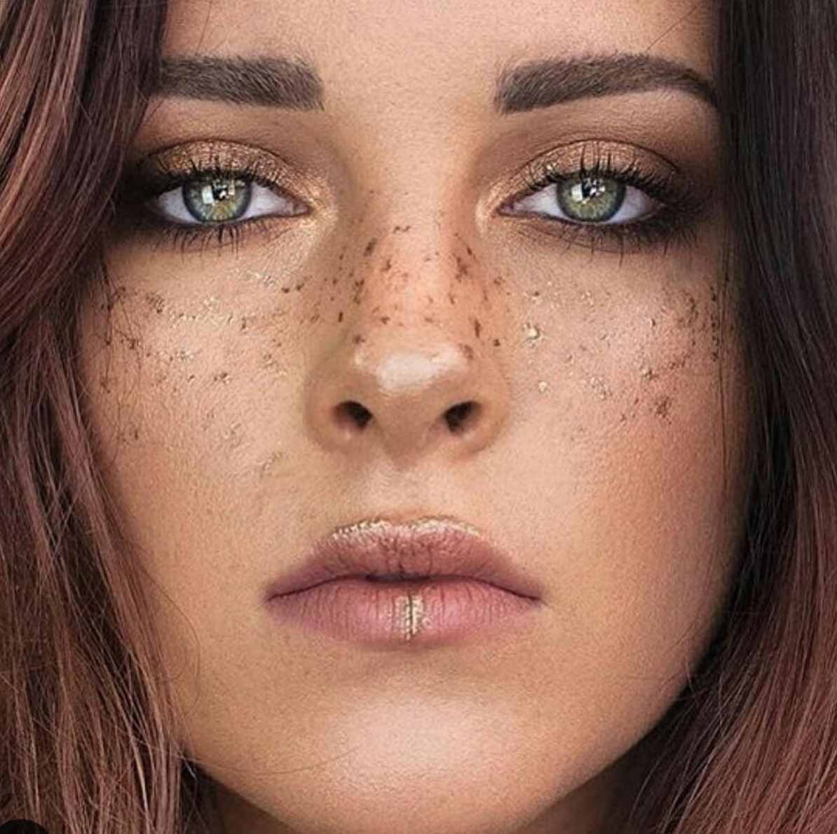 metallic_sproeten_trend_beauty_freckles