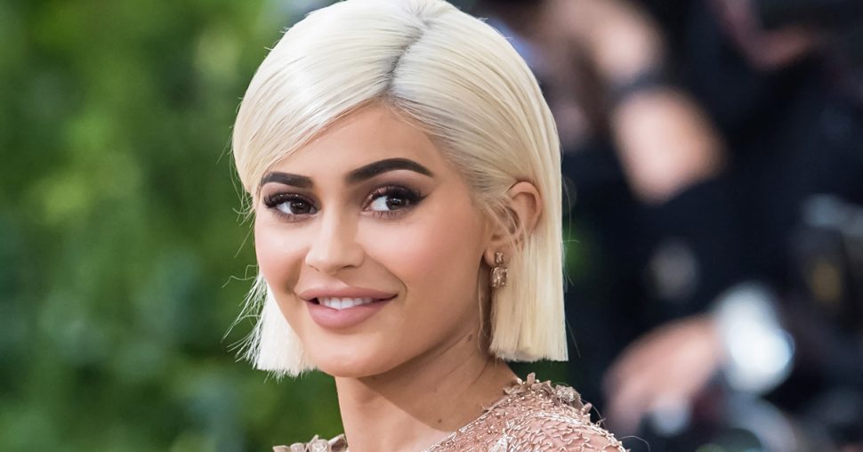 Zoveel verdient Kylie Jenner met haar make-uplijn