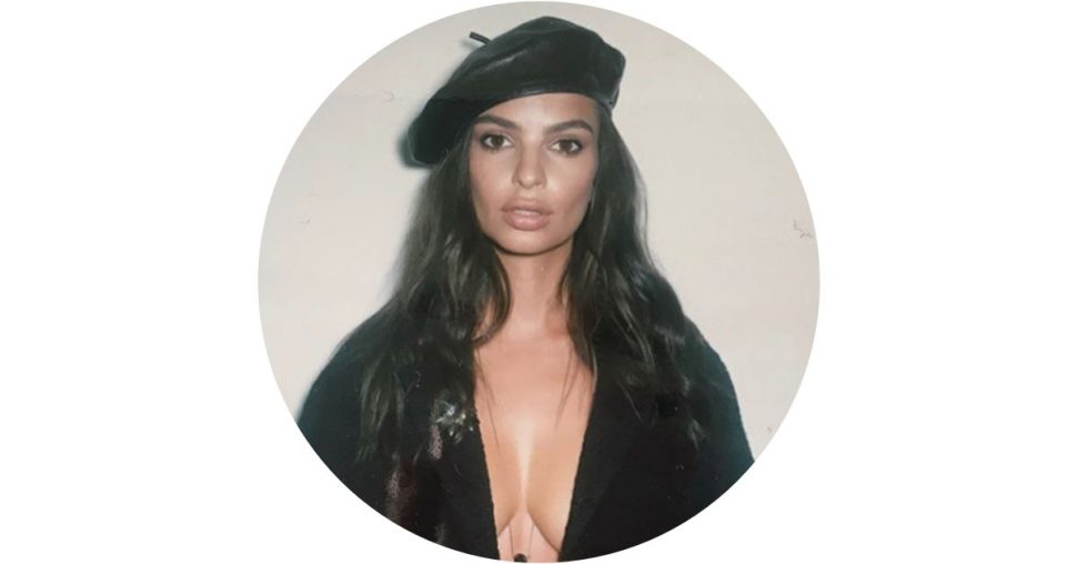 Emily Ratajkowski kwaad om gefotoshopte borsten