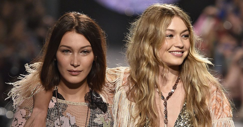 Bella en Gigi Hadid hebben nu al de schattigste fashion week blooper op hun naam staan