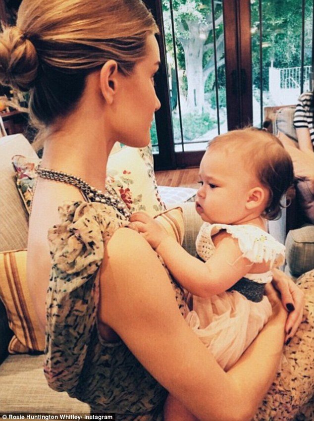 victoria's secret baby dochter zoon Rosie Huntington-Whiteley