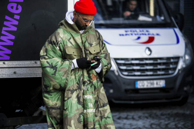 streetstyle, mannen, men, paris fashion week, outfits, inspiratie, lief, vriend, jongens, urban, baggy, neon, heuptasje, beanie, camouflage