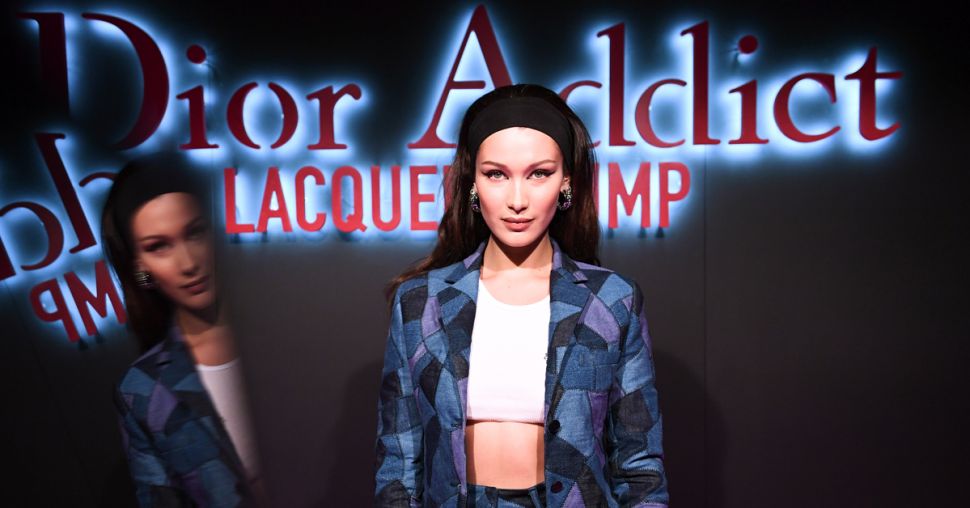 Elle ontmoette Bella Hadid op de Dior Addict disco party