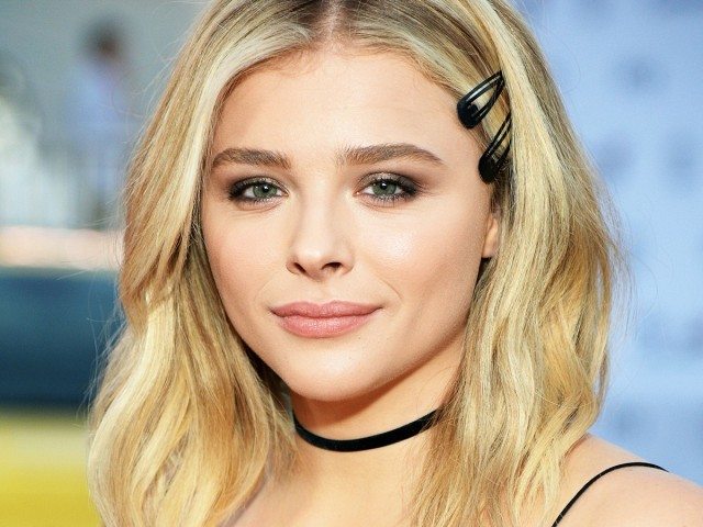 nineties, haar, accessoire, speld, haarclip, trend, 2018, chloë grace moretz