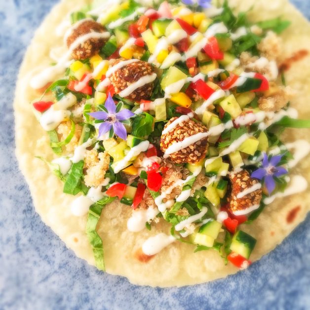 Bikini Body Food: Flat Belly Wraps met Falafel en Avocadosalsa