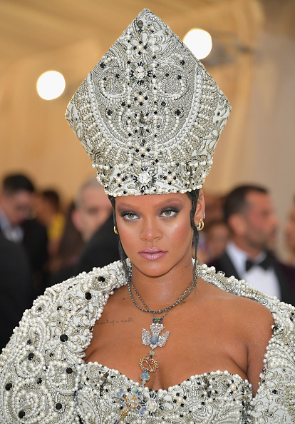 met gala, beauty, rode loper, rihanna