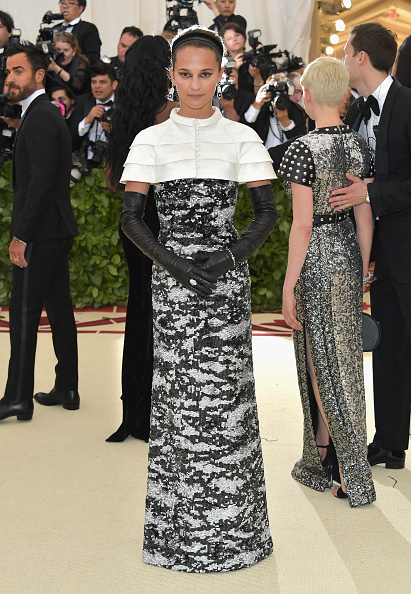 met gala, 2018, rode loper, alicia vikander