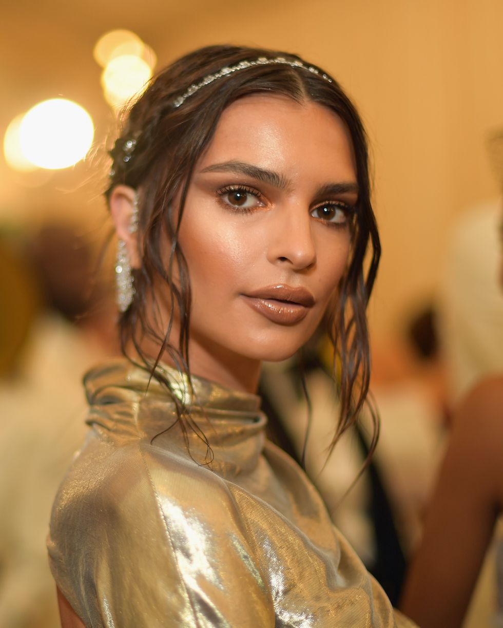 met gala, beauty, rode loper, emily ratajkowski