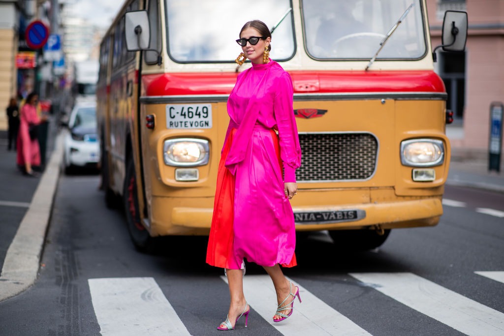 Street Style - Oslo Runway SS19 roze mantel