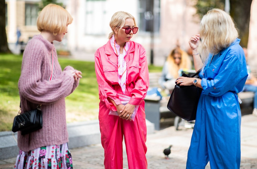 Street Style - Oslo Runway SS19 roze mantelpak