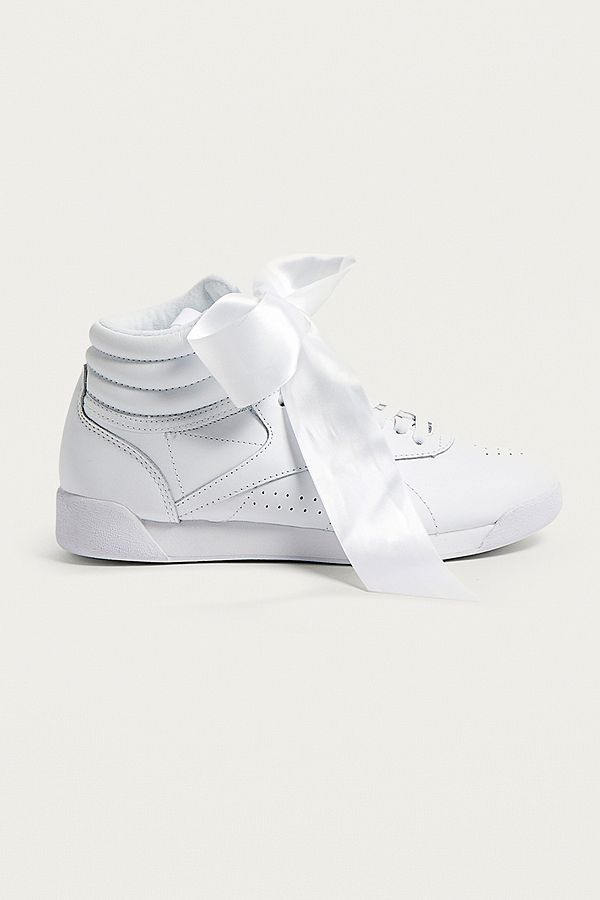 reebok_witte_sneakers_strik