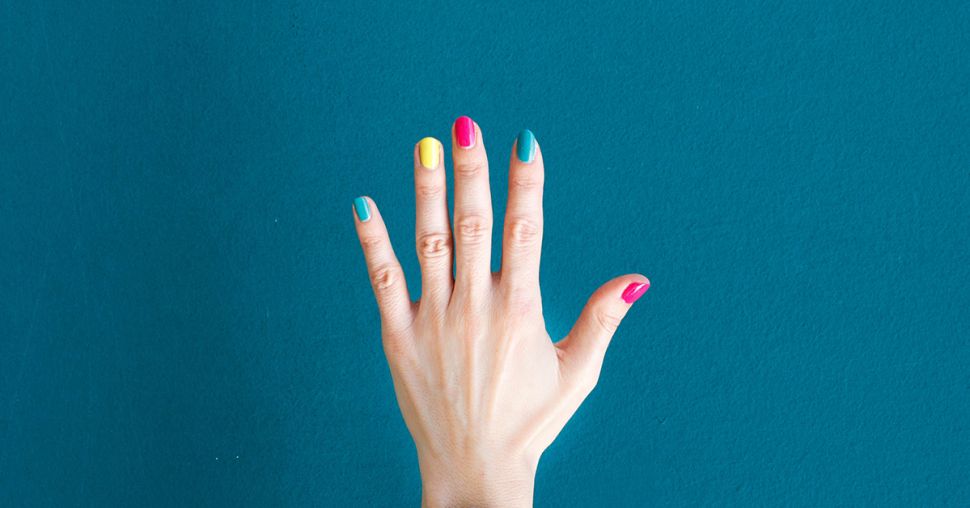 Rainbow nails: de manicuretrend voor de zomer