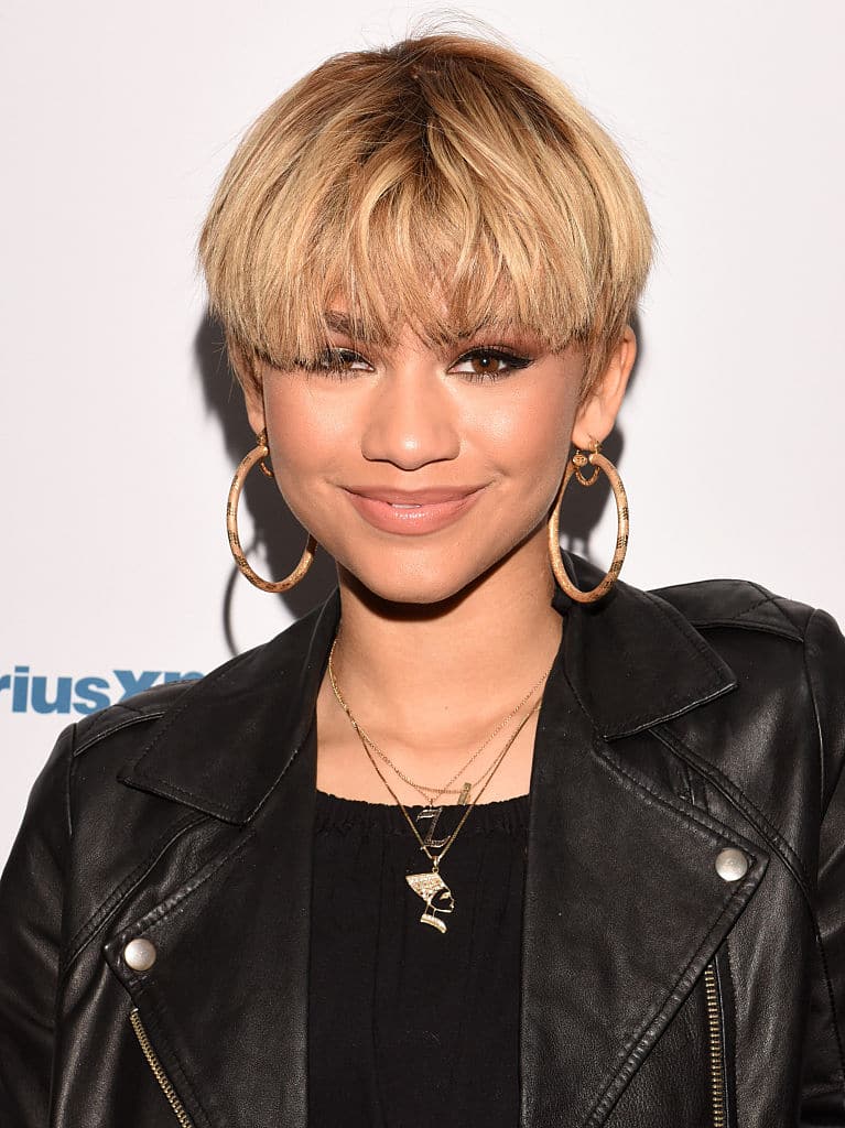 Zendaya kort pittig kapsel bowl cut