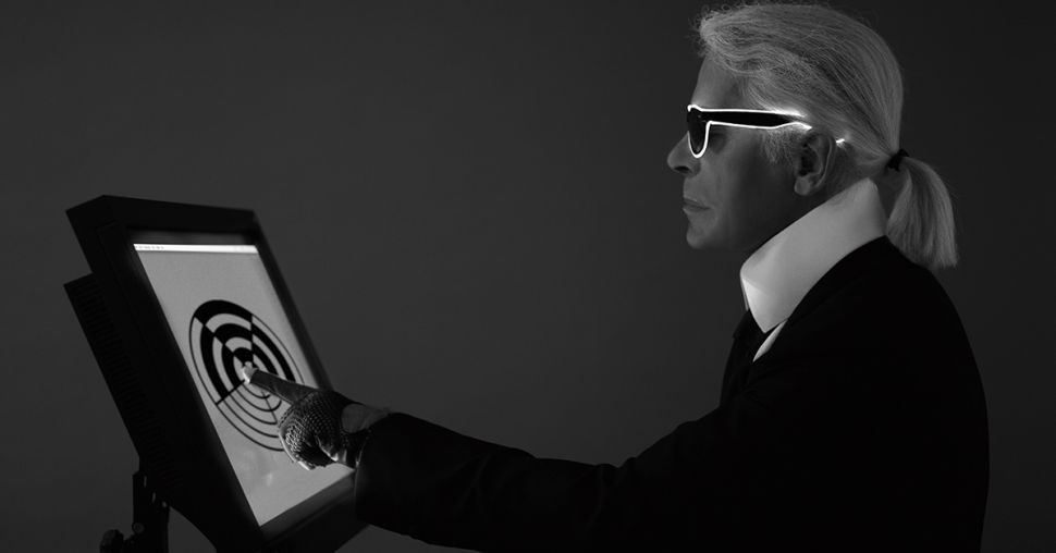 Knit Karl: brei je eigen trui naar ontwerp van Karl Lagerfeld