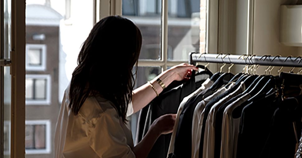 Ontwerpster Stephanie Paulis helpt je aan een capsulegarderobe