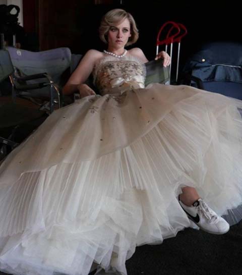 complicaties pijp Canada ZIEN: zo wordt Kristen Stewarts Chanel-jurk gemaakt voor de film 'Spencer'
