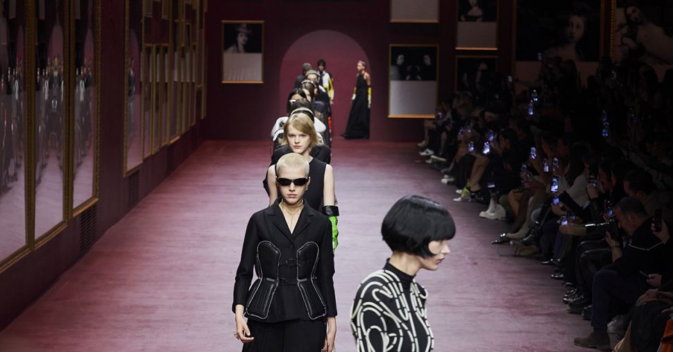 6 opmerkelijke trends voor het najaar gespot bij Dior tijdens Paris Fashion Week