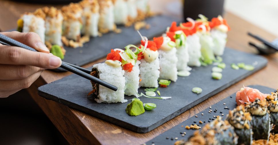 Hotspot: Yokoso in Gent laat je zelf samengestelde sushi rollen door robots