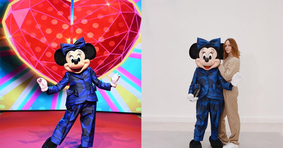 Minnie is feministischer dan ooit in haar Stella McCartney pak