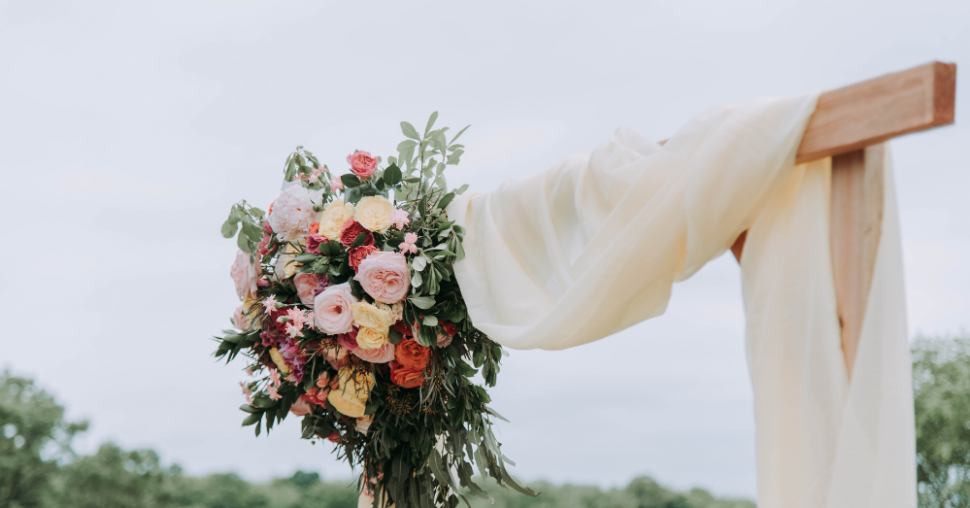 Alle inspiratie die je nodig hebt voor de bloemendecoratie op je trouw