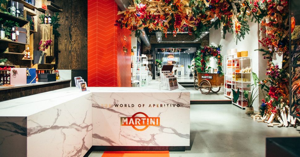 Proef (alcoholvrije) cocktails in de Martini World Of Aperitivo Shop in Antwerpen