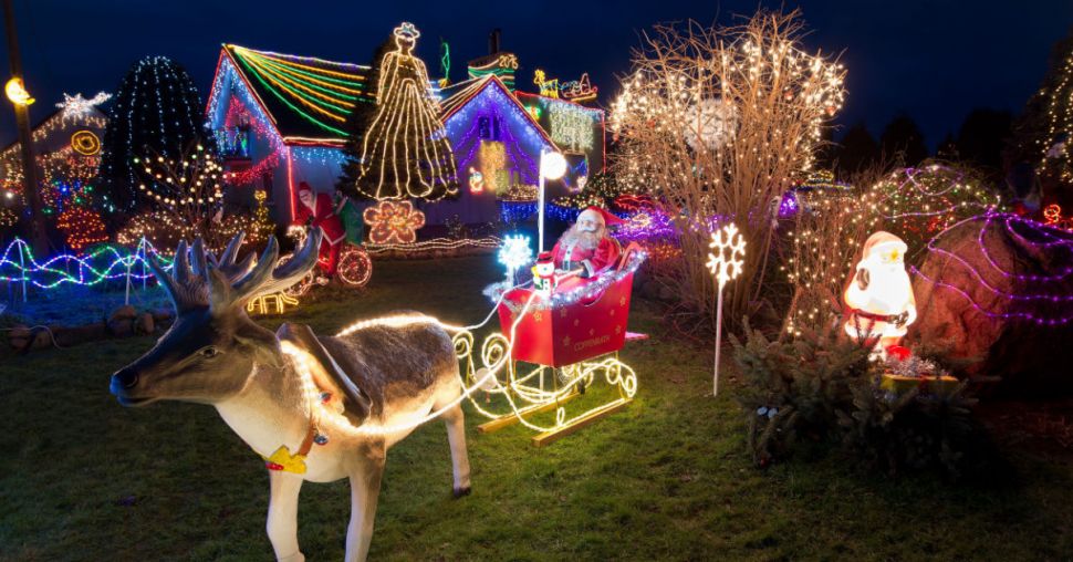 Fanatieke kerstfans: “Er staan elk jaar meer dan 500 kerstmannen in mijn tuin”