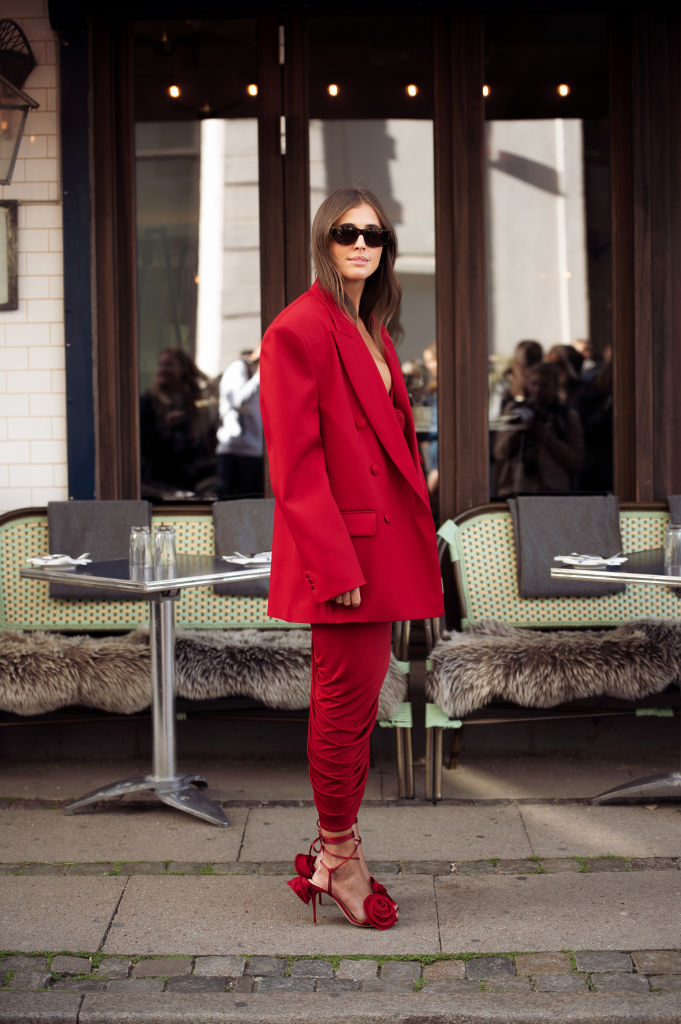 rood outfit stijl inspiratie