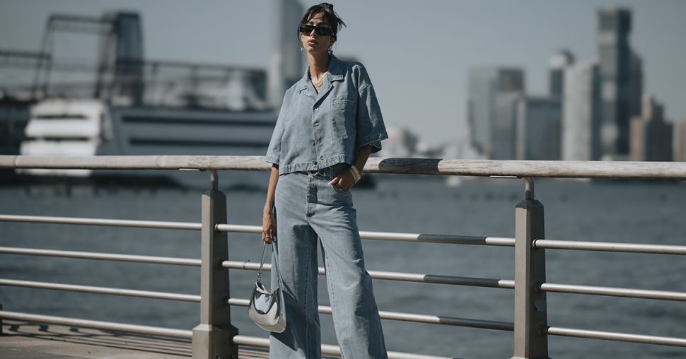 Een volledige jeanslook blijft de grootste trend voor lente 2024