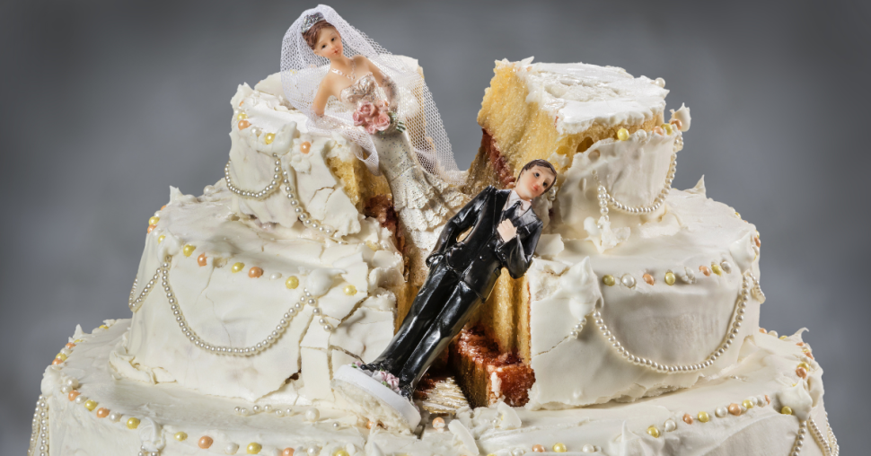 Wedding cake smash: de huwelijkstrend die op een scheiding kan uitlopen