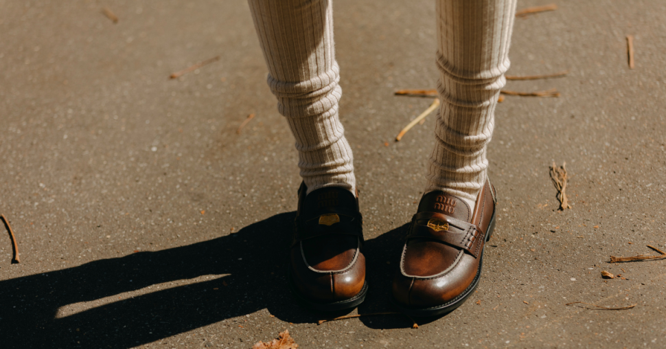 De 5 meest trendy loafers waar jij dit najaar mee wil rondlopen