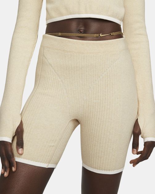 Short voor vrouwen, Nike x Jacquemus, nike.com, €109,99