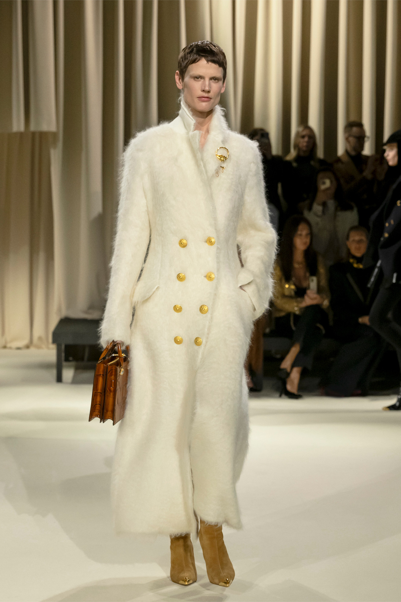 Schiaparelli catwalk winter trends