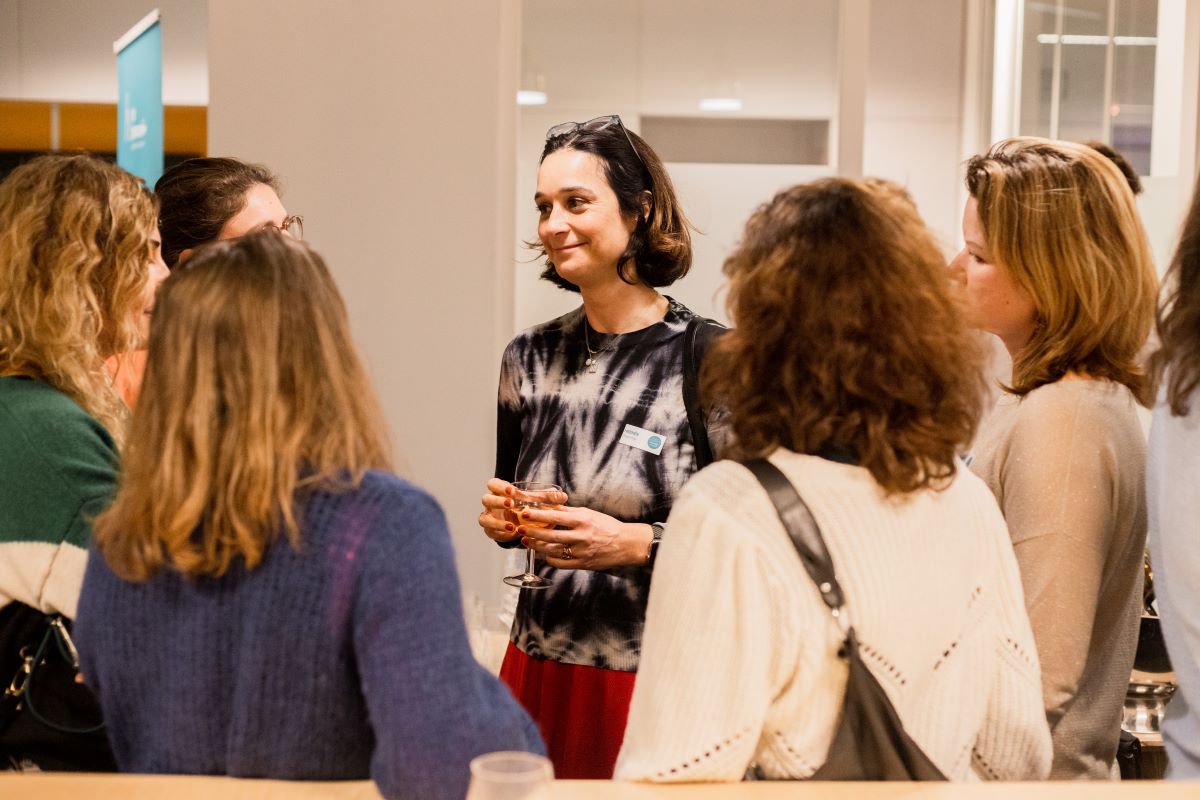 foto van een workshop met vrouwen