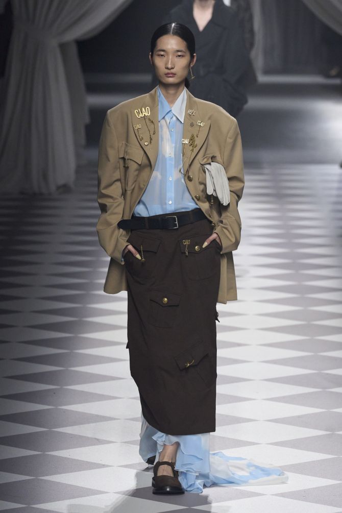 Moschino preppy look catwalk