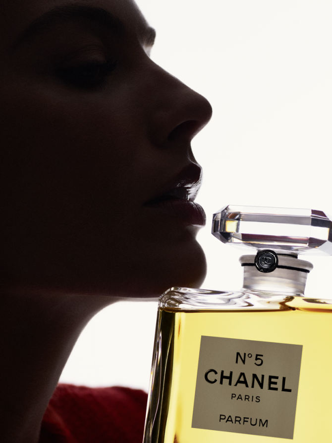 CHANEL N°5 margot robbie