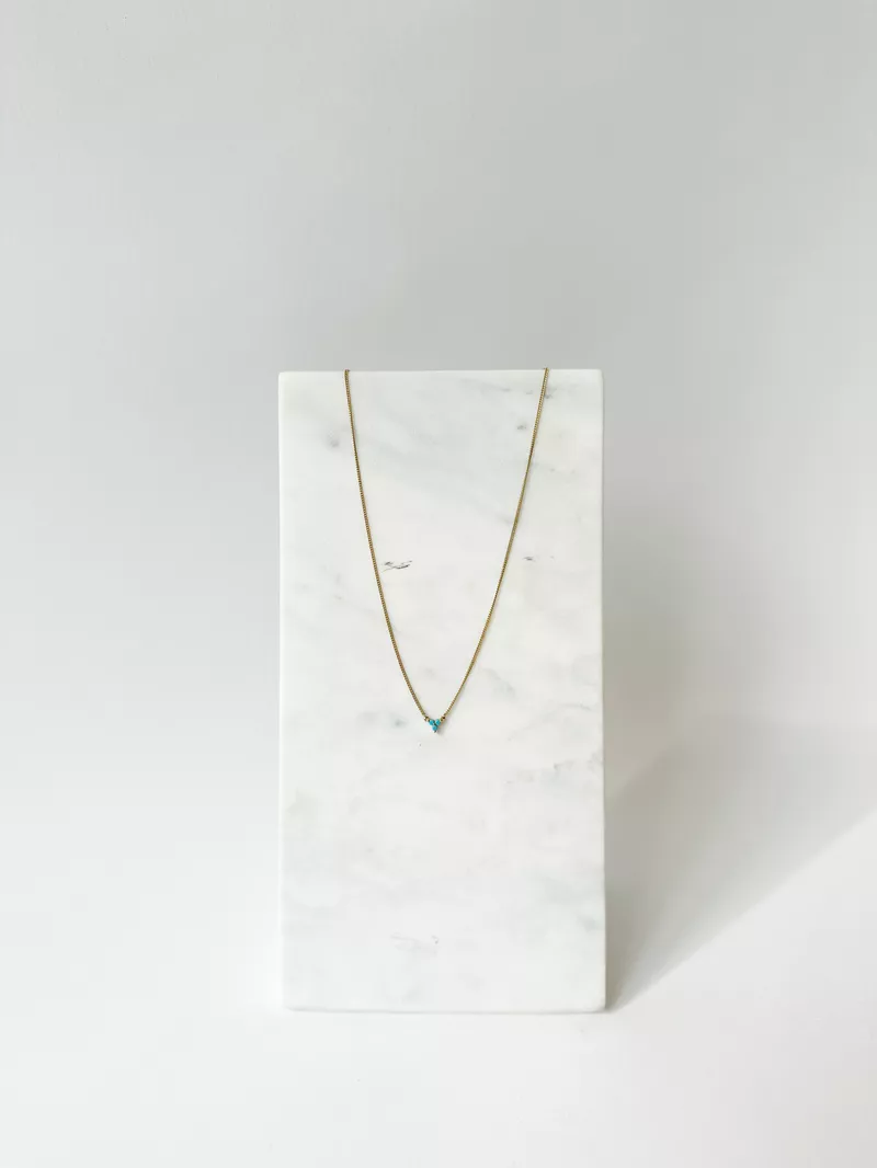 Ketting met turquoise steentje