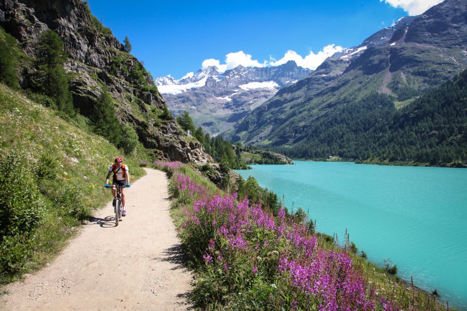 Mtb around lake Place Moulin, Bionaz – ©foto Enrico Romanzi