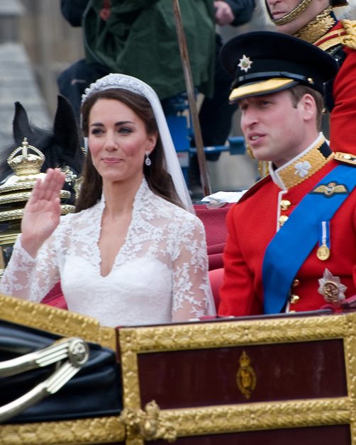 kate middleton halfopgestoken kapsel bruiloft