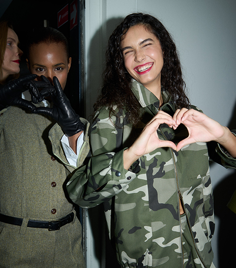 Zo ging het er backstage aan toe op de Baum und Pferdgarten show tijdens Copenhagen Fashion Week